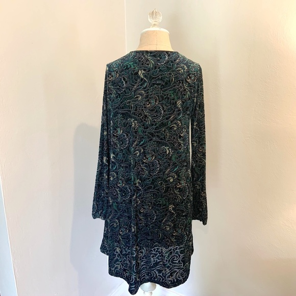 Green Velvet Long Sleeve Mini Dress - Picture 2 of 8